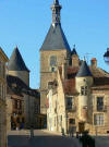La tour de l'Horloge Place Saint Lazare à Avallon